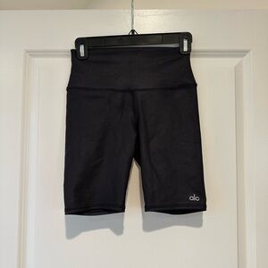 Alo Yoga biker shorts